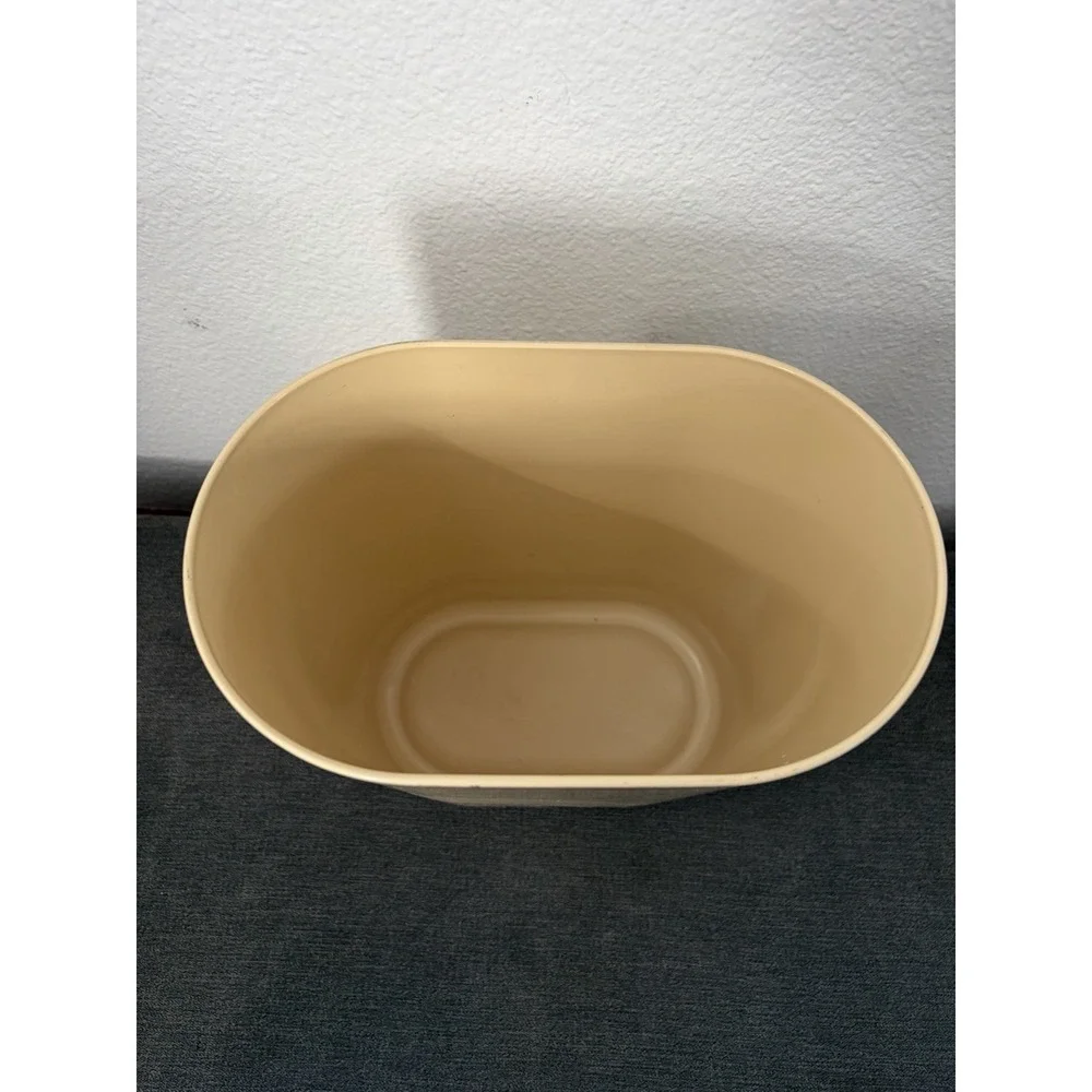 Rubbermaid Wastebasket Almond Oval Swirl Contour Plastic Trash Can Vtg 80s